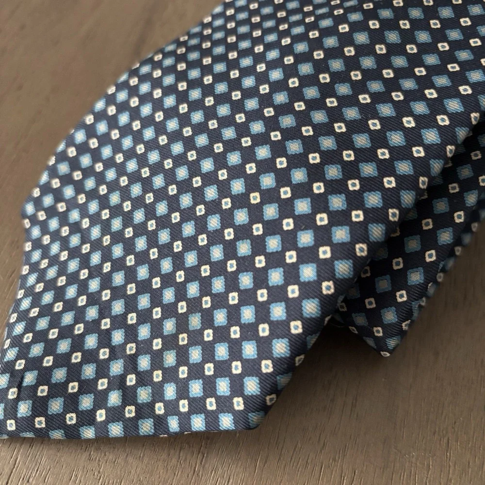 Christian Dior Mens Neck‎ Tie Blue Diamond Pattern Italian Silk Tie Made In USA